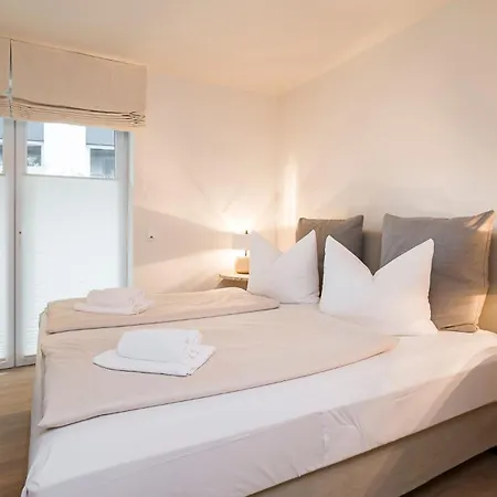 Hampton Park Apartment *